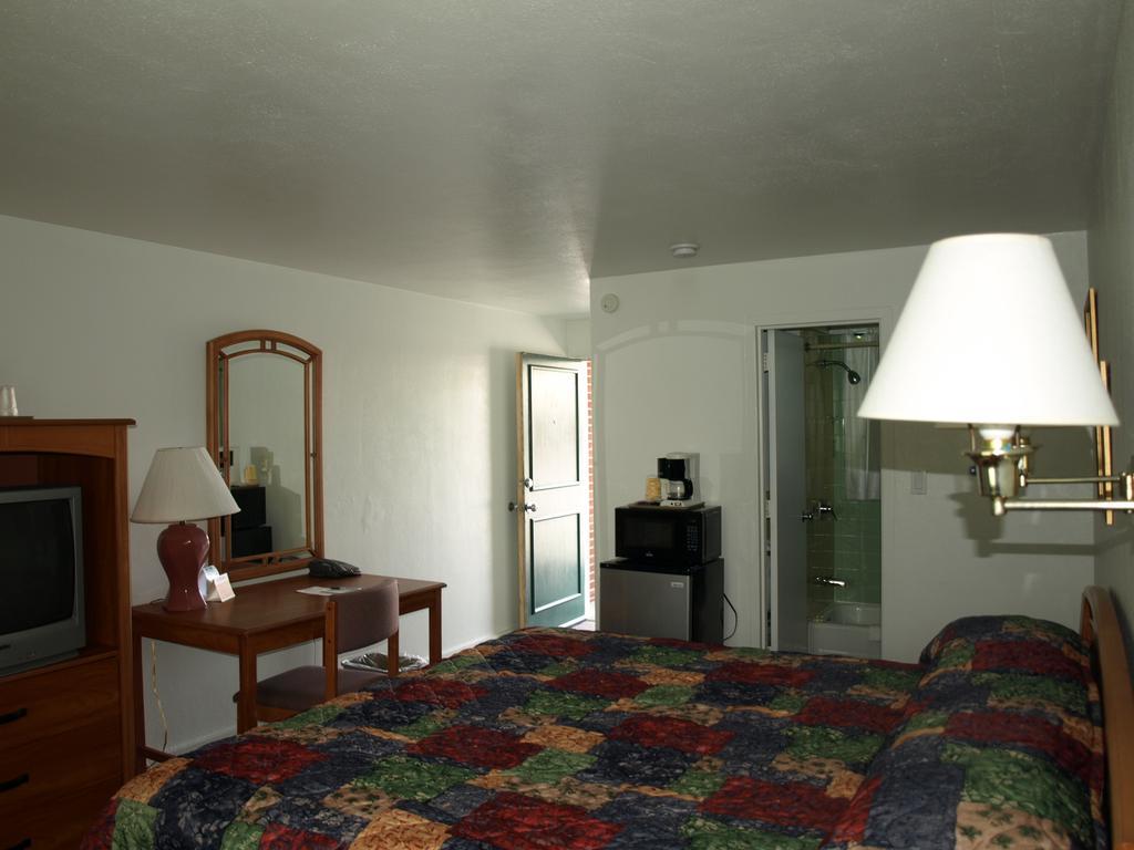 Eastgate Inn Littleton Room photo