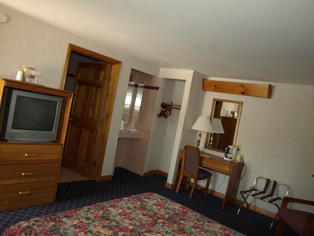 Eastgate Inn Littleton Room photo